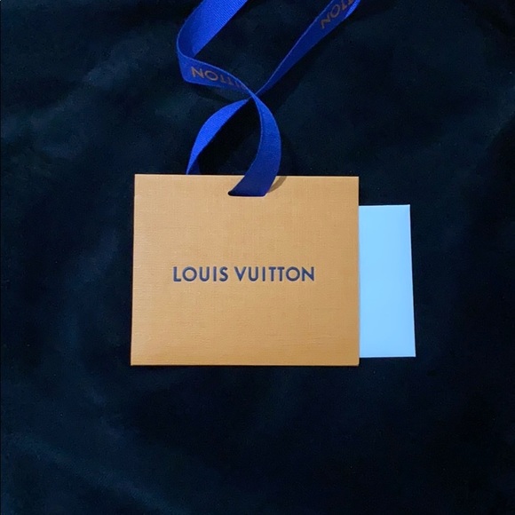 Louis Vuittion - Picture 3 of 6